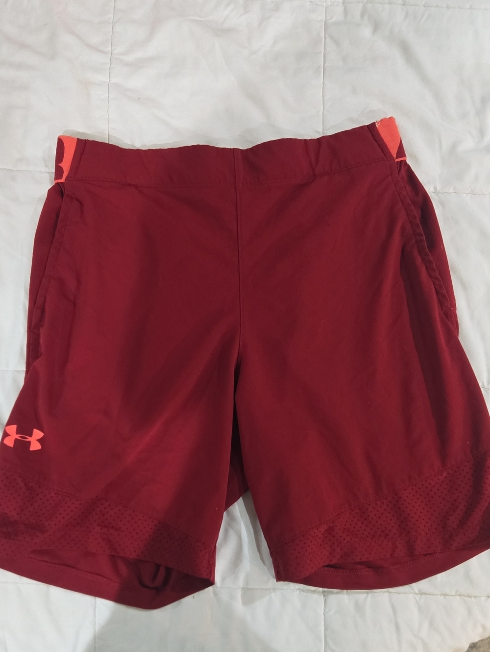 Under Armour Men's Heatgear Fitted Deep Red Athletic Shorts